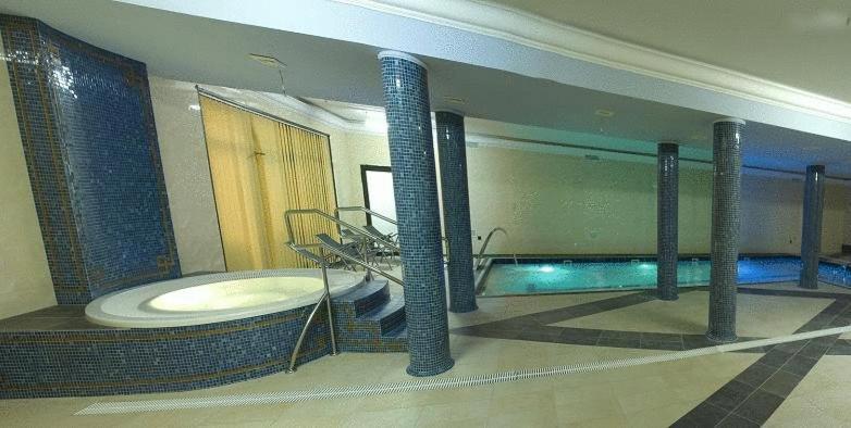 Hotel Dobosz โพลิเซ ภายนอก รูปภาพ