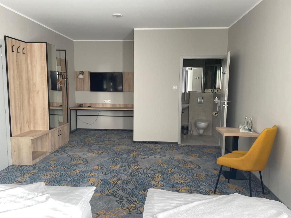 Hotel Dobosz โพลิเซ ภายนอก รูปภาพ