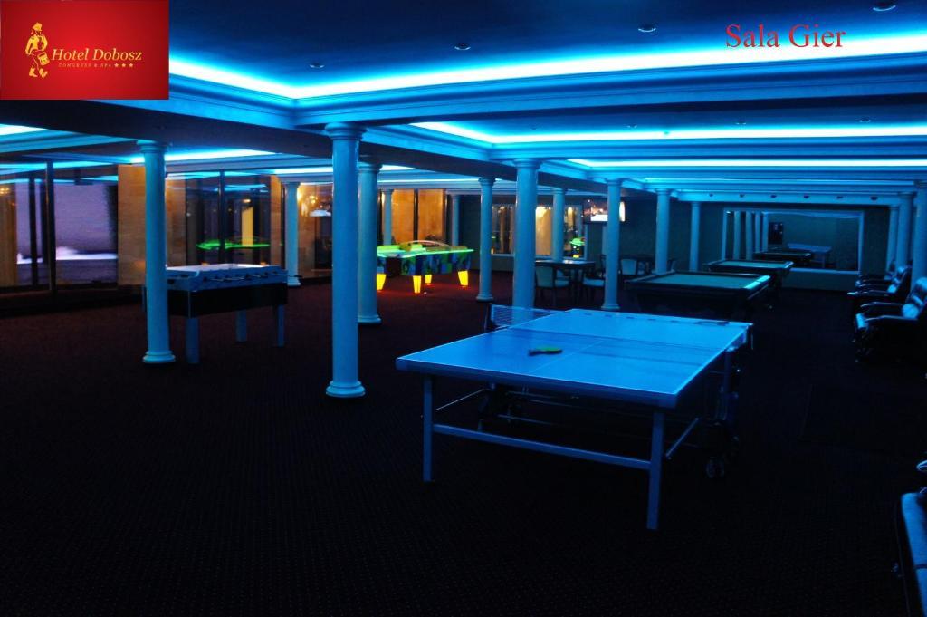 Hotel Dobosz โพลิเซ ภายนอก รูปภาพ