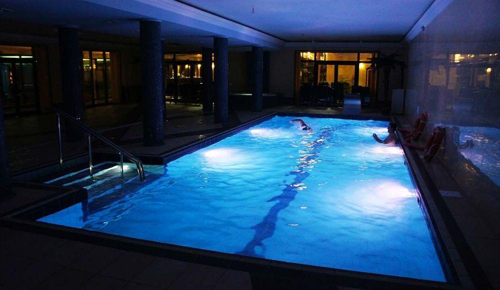 Hotel Dobosz โพลิเซ ภายนอก รูปภาพ