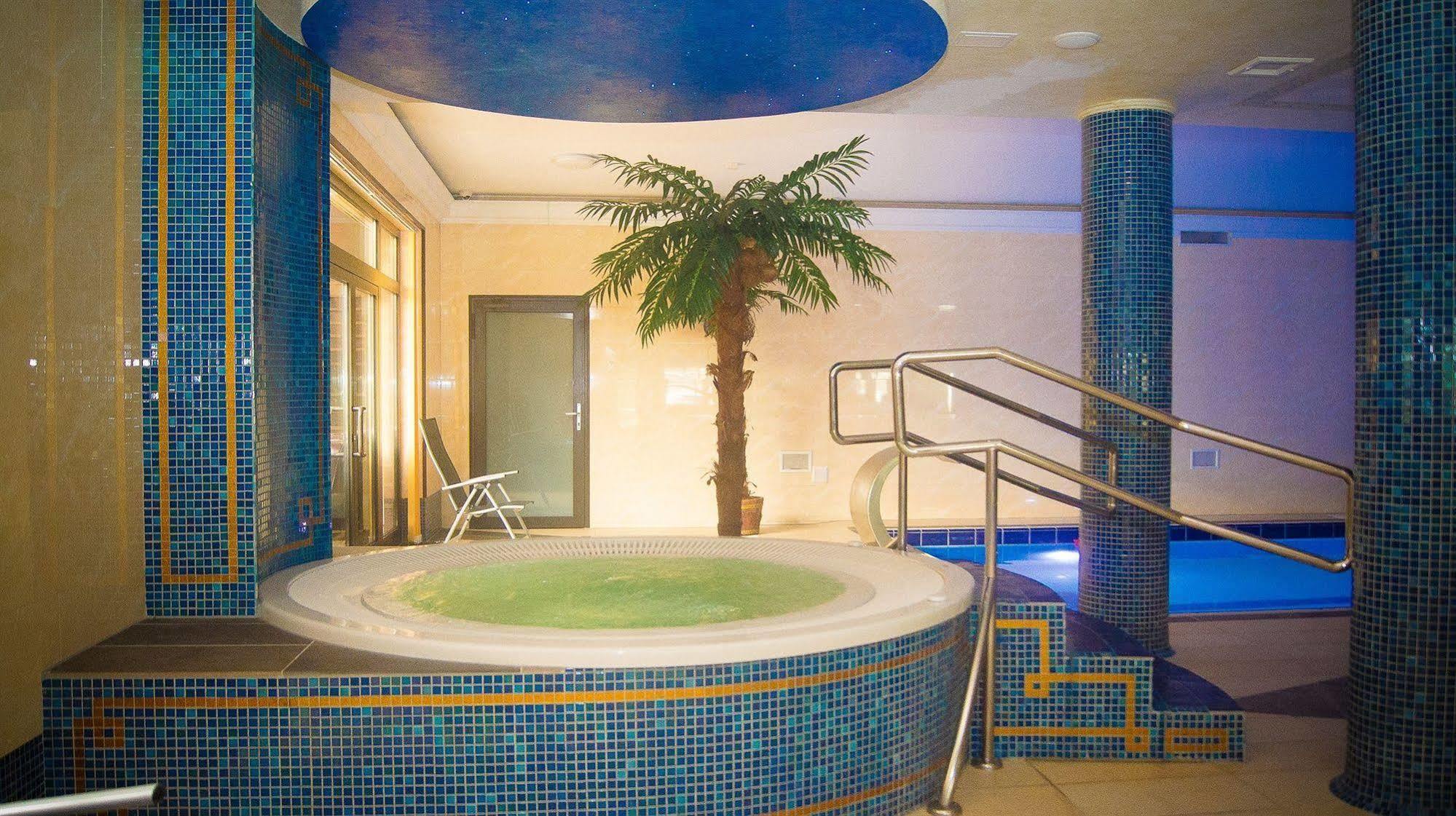 Hotel Dobosz โพลิเซ ภายนอก รูปภาพ